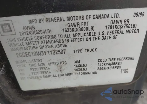 2000 Chevrolet Silverado 1500 z USA, uszkodzony, nr VIN 2GCEC19W3Y1132597